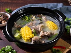 红萝卜玉米排骨汤的功效与作用
