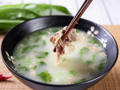 羊肉汤里放什么中药好 药膳滋补羊肉汤的做法