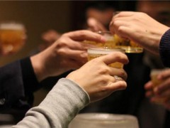 啤酒能不能解渴 喝啤酒有什么好处和坏处