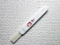 验孕棒是不是立马出来两条杠 验孕棒两条杠是不是一定怀孕了