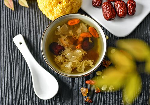 银耳红枣汤 银耳红枣汤