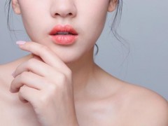 嘴唇发黑发紫是什么原因 嘴唇黑怎样变回红润