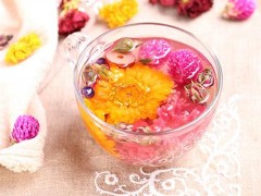 菊花泡水喝的功效 菊花可以和枸杞一起泡水喝吗