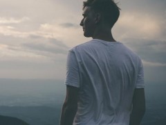 男人腿毛旺盛说明什么
