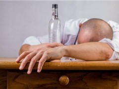酒喝多了怎么办 用什么方法能解酒