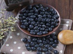黑豆泡酒怎么泡 黑豆泡酒的功效和做法