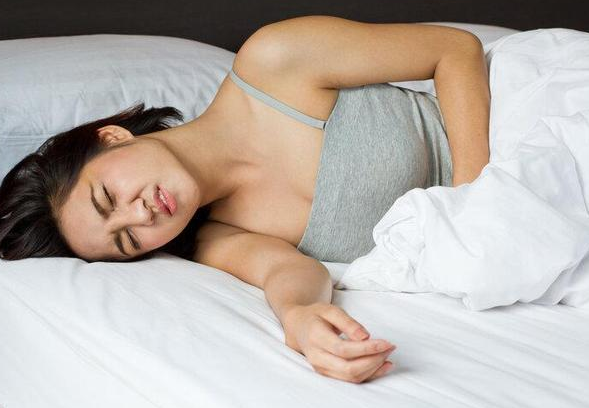 女人经期常腹泻怎么办  不妨试试热水泡脚
