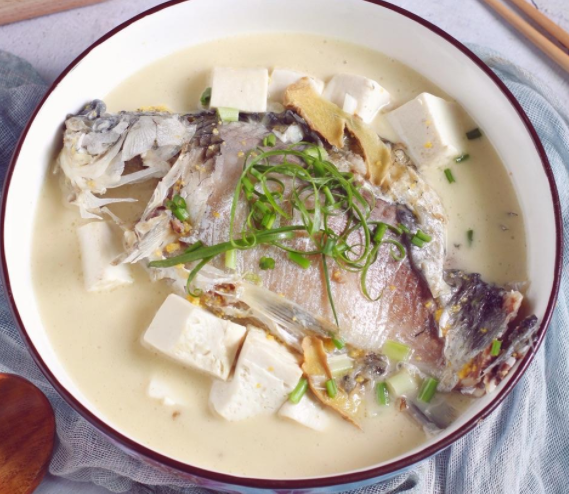 鲫鱼豆腐汤炖多长时间 怎么炖鲫鱼豆腐汤