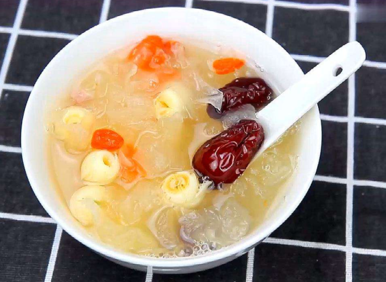 喝银耳汤可以天天喝吗 每天喝银耳汤有什么好处