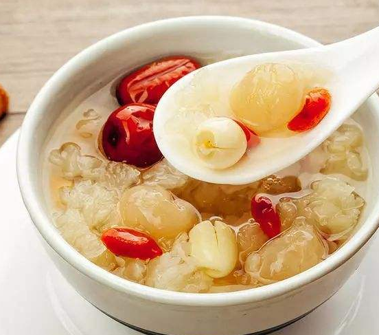 银耳莲子汤要煮多久 银耳莲子汤怎么做好吃