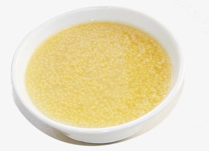 豆浆小米粥 营养互补助睡眠