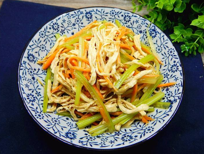 芹菜的药用价值高 养血补需效果佳
