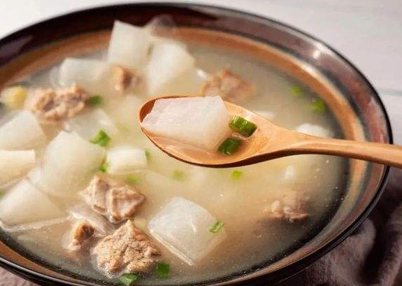 夏天多饮汤羹 生津开胃