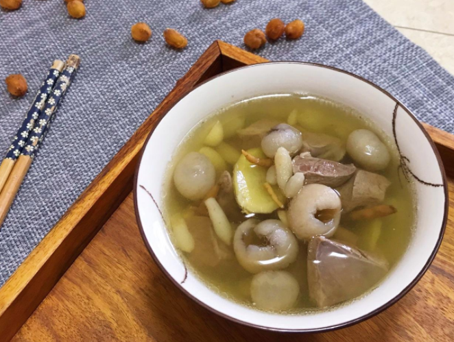 药膳养生：八款营养助眠汤谱让失眠放过你