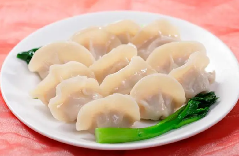 头伏饺子二伏面，三伏烙饼摊鸡蛋