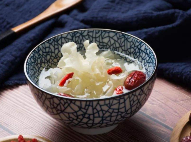 秋冬时节正宜进补 药膳调理秋冬睡眠障碍