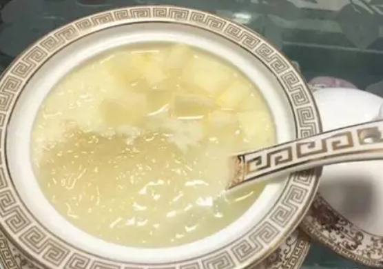 皮肤不好食疗法 补血健脾粥
