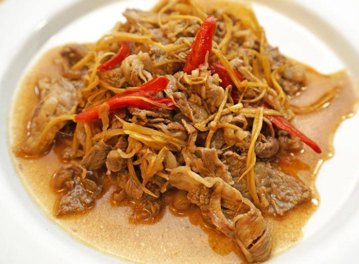 民众自行料理 开胃消食试试姜丝牛肉药膳