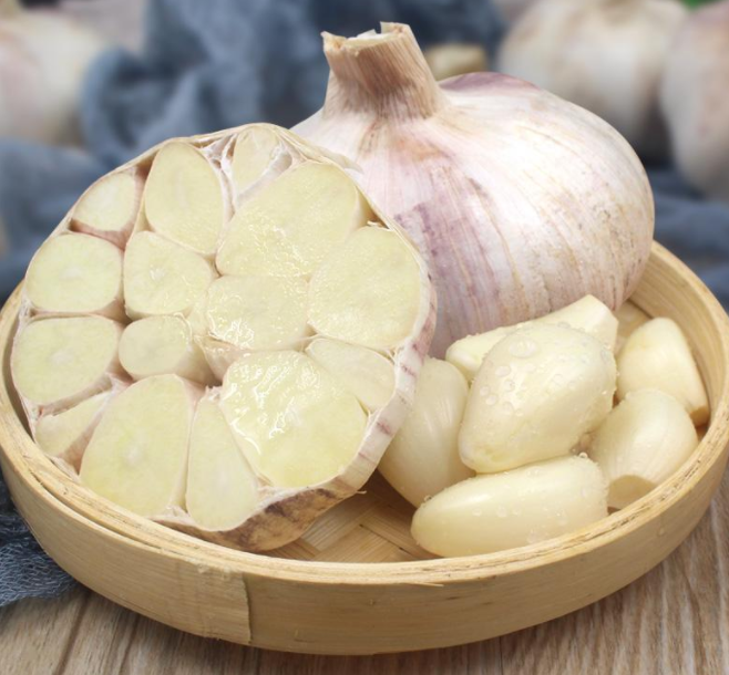 大蒜的功效与作用 生吃大蒜可预防冠心病