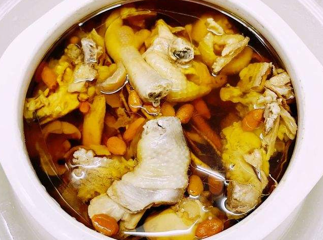 健康饮食 为什么痛风患者不能喝鸡汤？