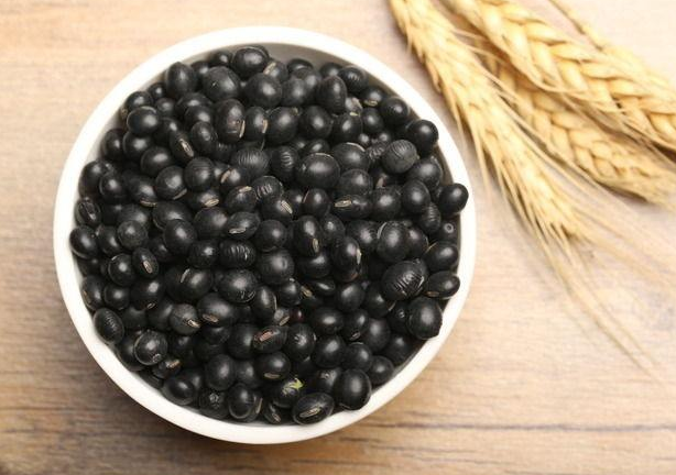白发的治疗 白发变黑发的几个食疗方