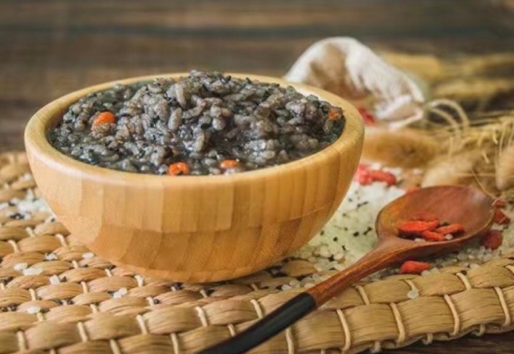 脱发吃什么好 夏季女性脱发六款食疗方