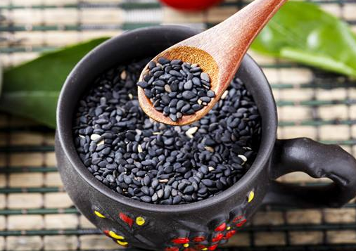 白发变黑发的方法 几种预防白发的食疗方
