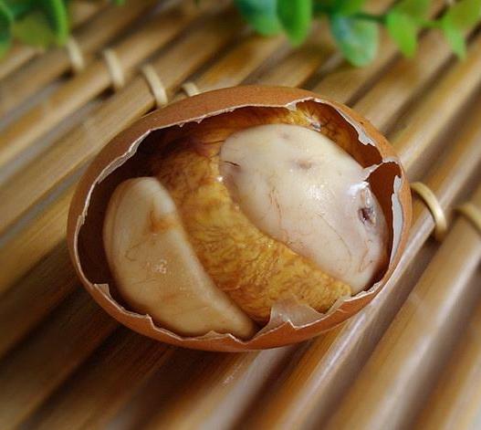 活珠子的功效与禁忌 活珠子和钢化蛋一样吗
