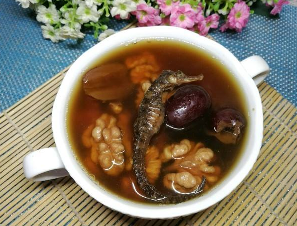 海马炖瘦肉功效作用有哪些呢？
