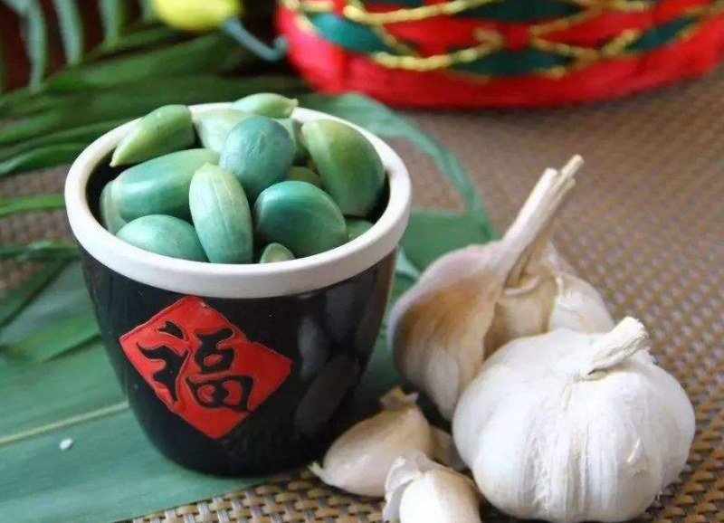 做腊八蒜要放盐吗 腌制腊八蒜用什么醋最好