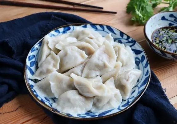 冬至为何总要吃饺子 冬至为什么不是最冷的一天