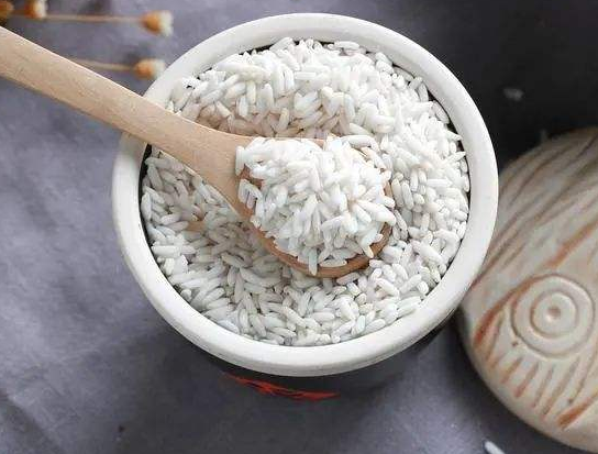糯米和黑米的功效与作用及食用方法 糯米和黑米的食用方式和注意事项