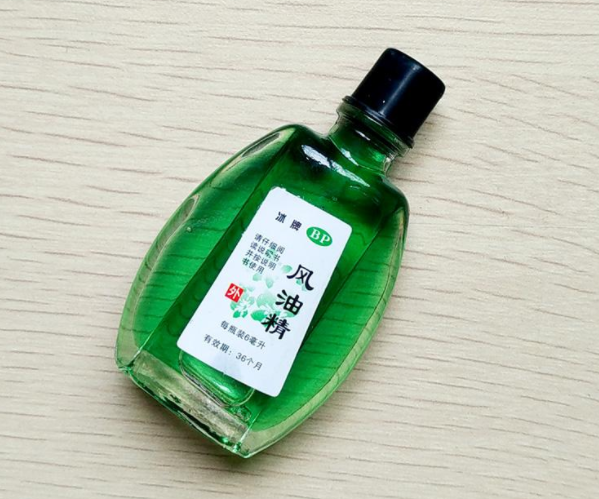 风油精泡水喝的作用和功效 经常使用风油精会有副作用吗