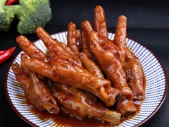 满脸黄褐斑是怎么回事 解析眼睛下面长斑是什么原因