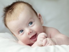 宝宝爱笑与智商有关吗？逗笑宝宝有妙招，聪明宝妈都学起来吧