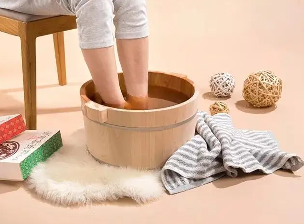 冬天泡脚的好处 每晚泡脚能排出体内湿气吗