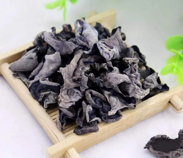 黑木耳泡隔夜可以吃吗 泡发的木耳隔夜有毒吗