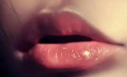 嘴唇上起泡怎么快速消除 嘴唇起泡要注意什么