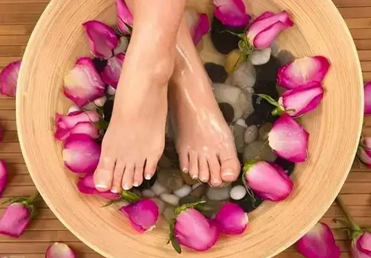 女人每天泡脚的好处 女人可以天天泡脚吗