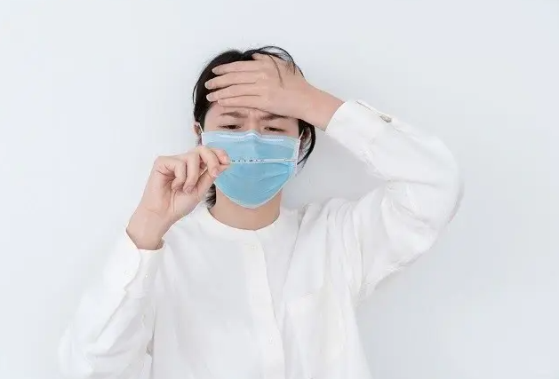 发低烧会出现什么症状 发低烧不能吃什么食物