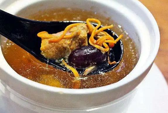煲汤用冷水还是热水 煲汤用什么锅最好