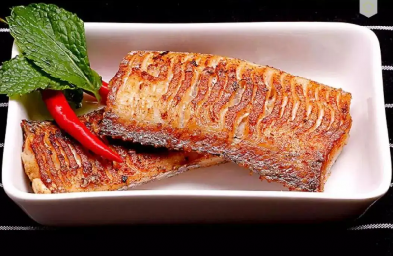 干炸带鱼怎么做酥脆 带鱼面粉油炸怎么做