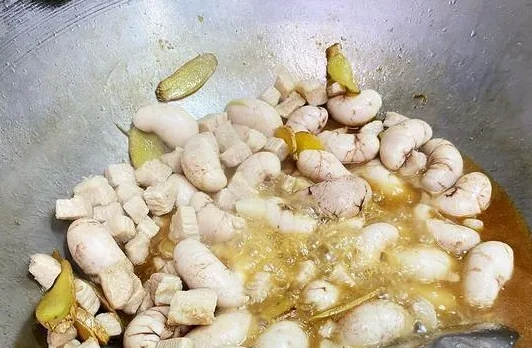 鸡睾丸的功效与作用 什么人不能吃鸡睾丸