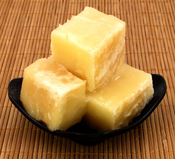块状蜂蜜怎么食用方法 块状蜂蜜一般怎么吃