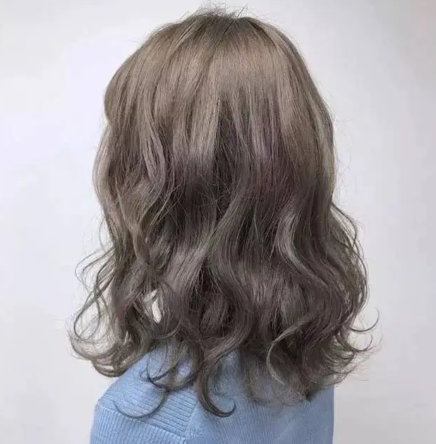 染发什么颜色好看 女生染发染什么颜色显白