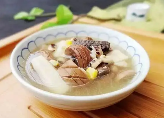 杜仲猪腰汤怎么煲 杜仲猪腰汤有什么功效与作用