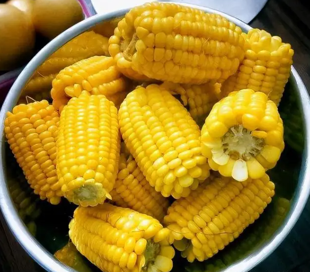 怎样判断玉米熟没熟 一般玉米要煮多久才熟