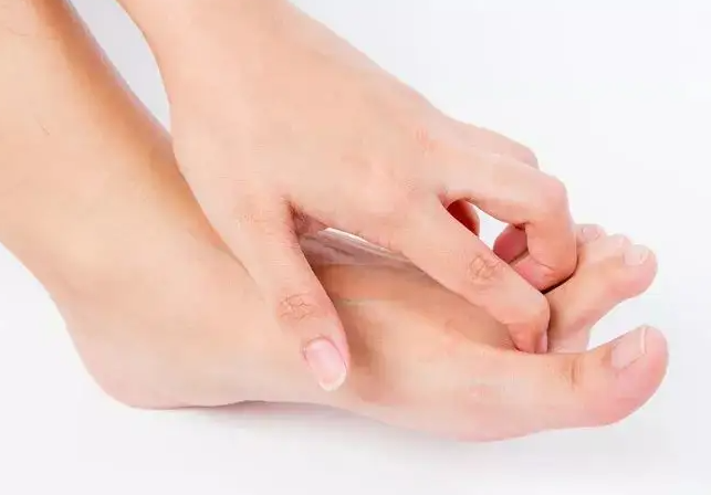 脚臭用什么泡脚除臭 这六招助你快速去除脚臭