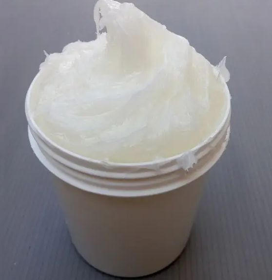 白凡士林的功效与作用及禁忌，白凡士林可以擦脸吗