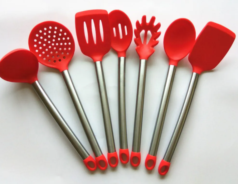 硅胶材质的餐具对人体有害吗?硅胶厨具优缺点